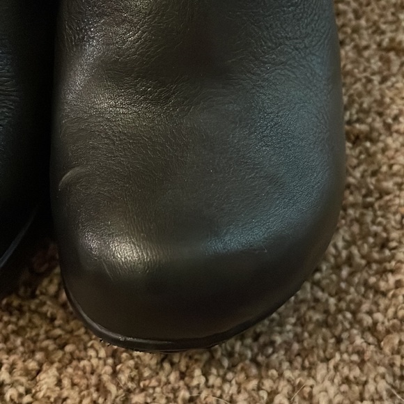 Clogs - Picture 3 of 4